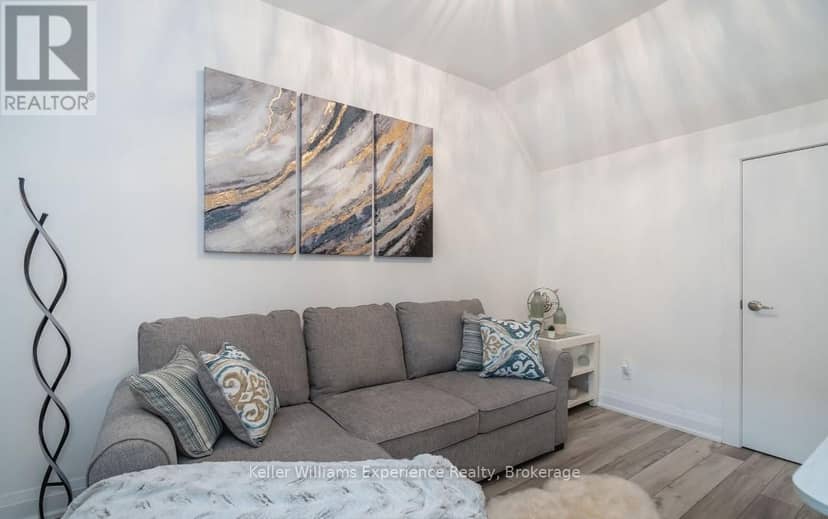 30 Samantha Lane — photo 14 of 21