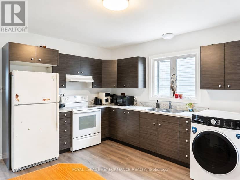 279 Catherine Street — photo 13 of 25