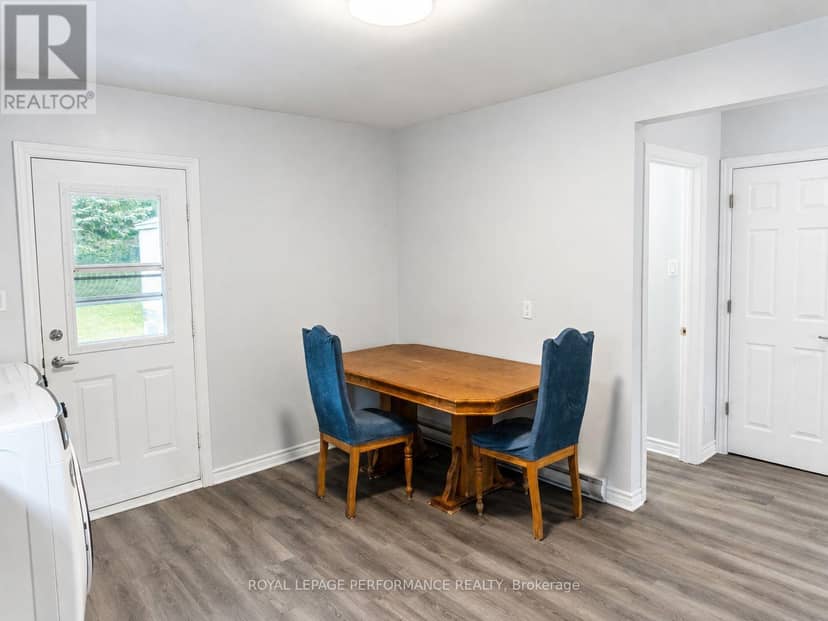 279 Catherine Street — photo 15 of 25
