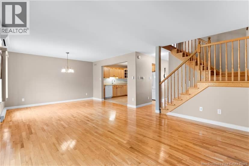 98 Firmin Crescent — photo 18 of 39