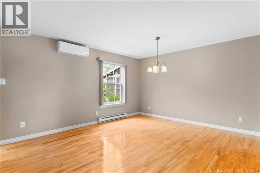 98 Firmin Crescent — photo 15 of 39