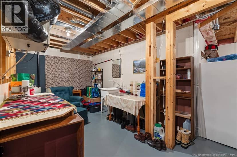 98 Firmin Crescent — photo 37 of 39