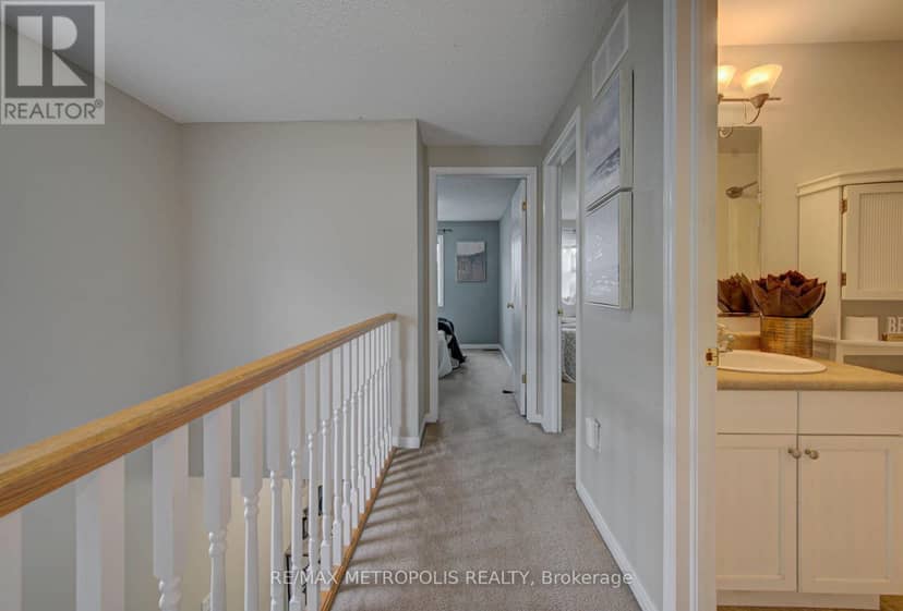 37 - 124 Gosling Gardens — photo 17 of 40