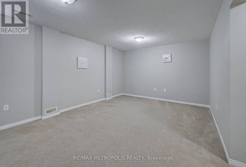 37 - 124 Gosling Gardens — photo 26 of 40