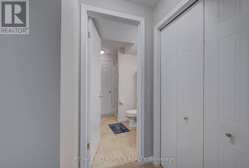 37 - 124 Gosling Gardens — photo 30 of 40