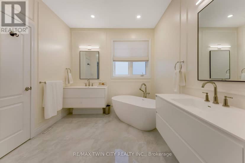 213 Edgewater Crescent — photo 26 of 40