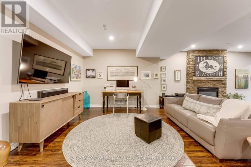 213 Edgewater Crescent — photo 33 of 40
