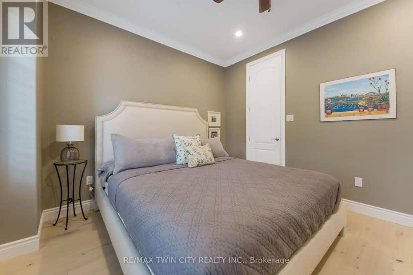 213 Edgewater Crescent — photo 6 of 40