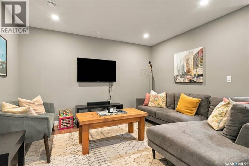 311 Dagnone CRESCENT — photo 40 of 40