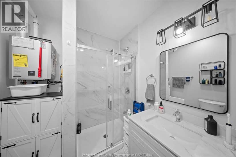 143 Wellington Street — photo 38 of 39