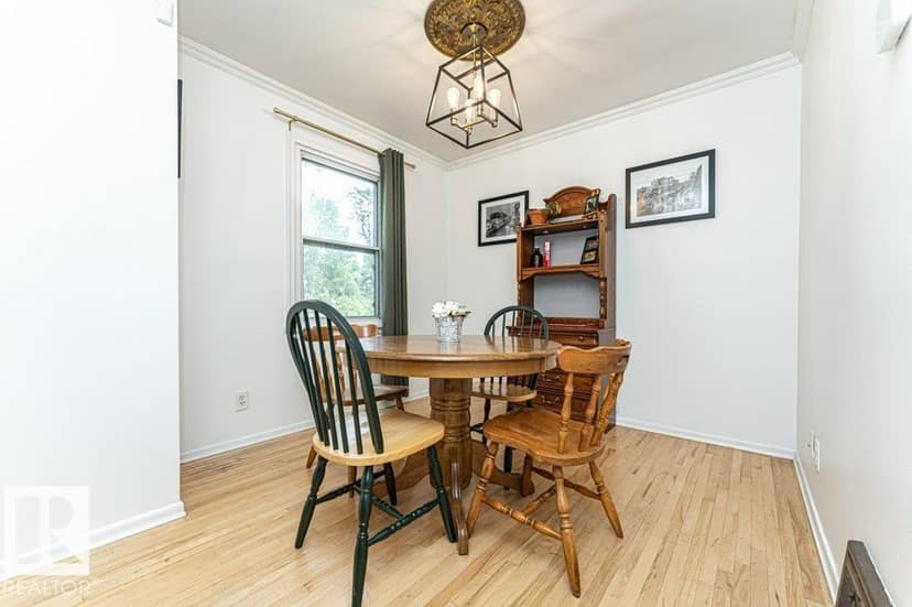 10507 67 AV NW — photo 11 of 40