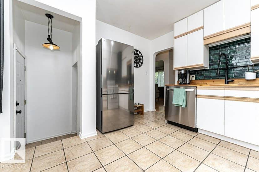 10507 67 AV NW — photo 17 of 40
