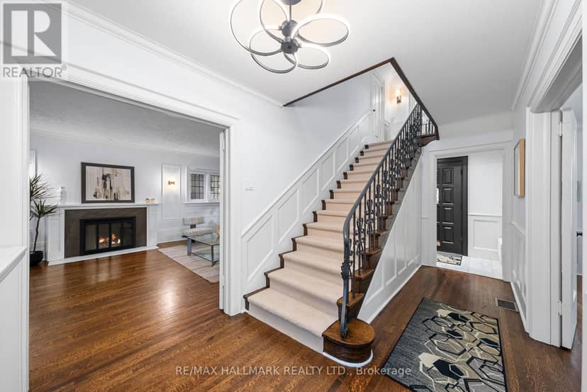 16 Elderwood Drive, Toronto, photo 4