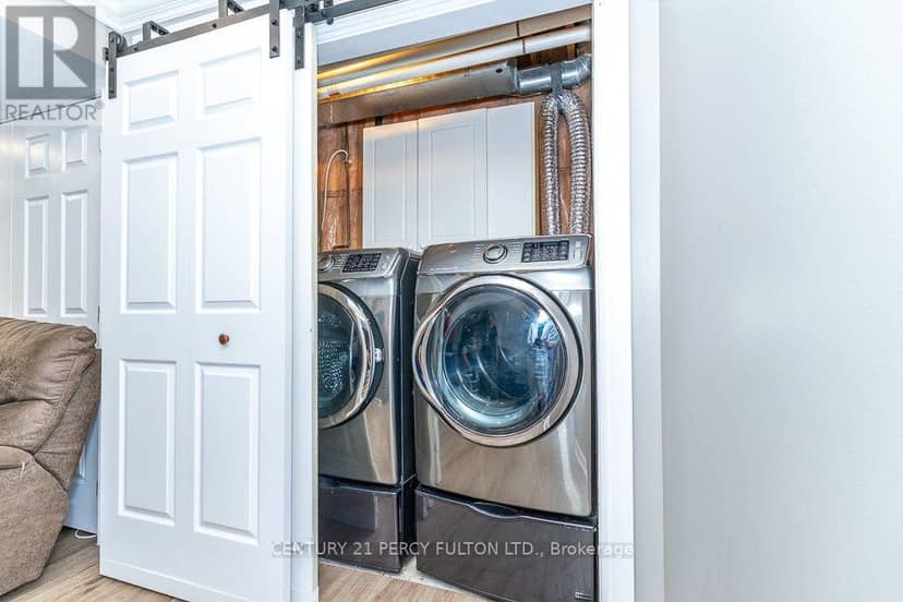 28 Rumi Crescent — photo 10 of 40