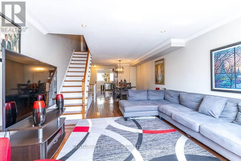 28 Rumi Crescent — photo 24 of 40