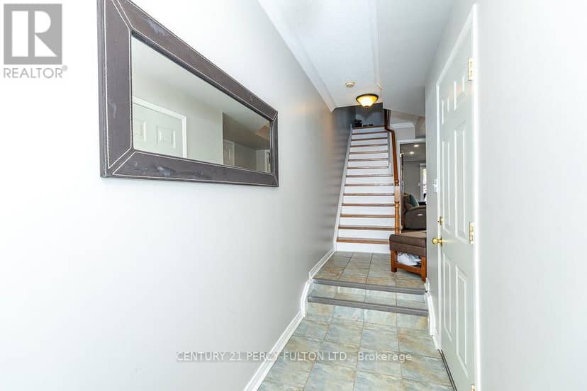 28 Rumi Crescent — photo 6 of 40