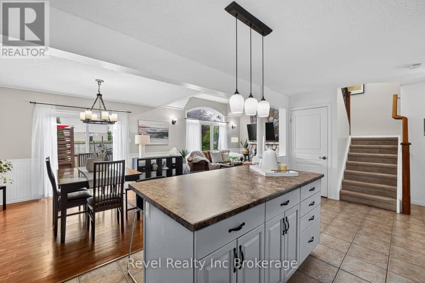 762 Frontenac Crescent — photo 13 of 40