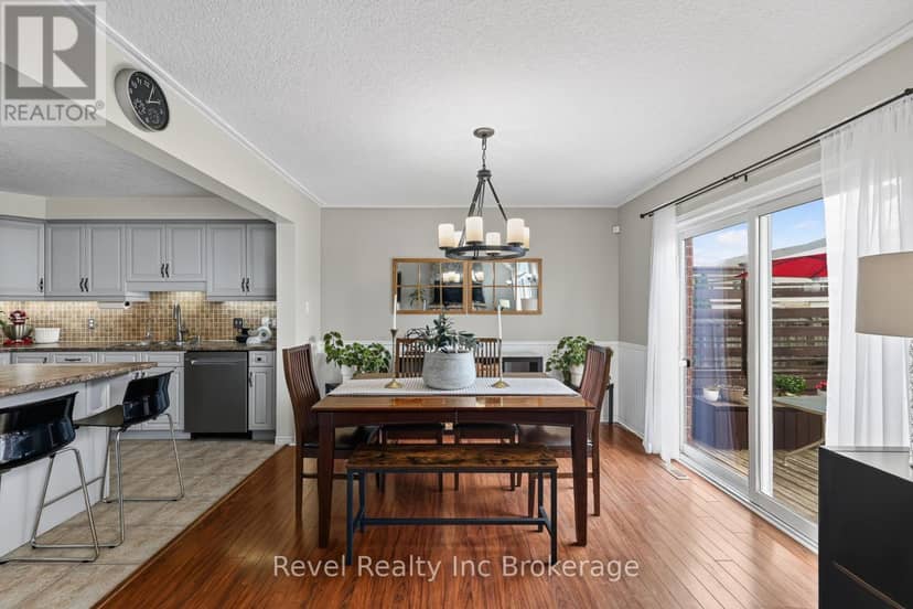 762 Frontenac Crescent — photo 15 of 40
