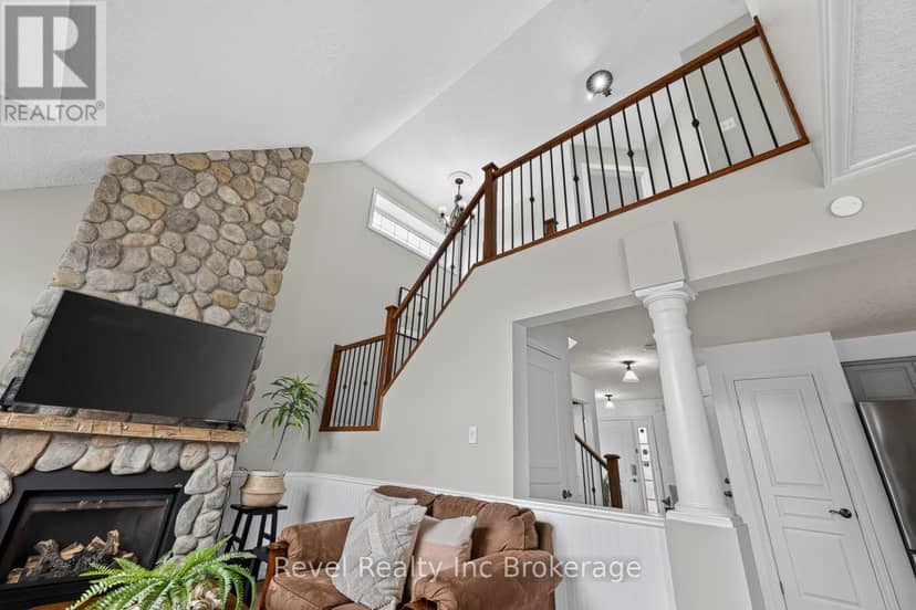 762 Frontenac Crescent — photo 19 of 40