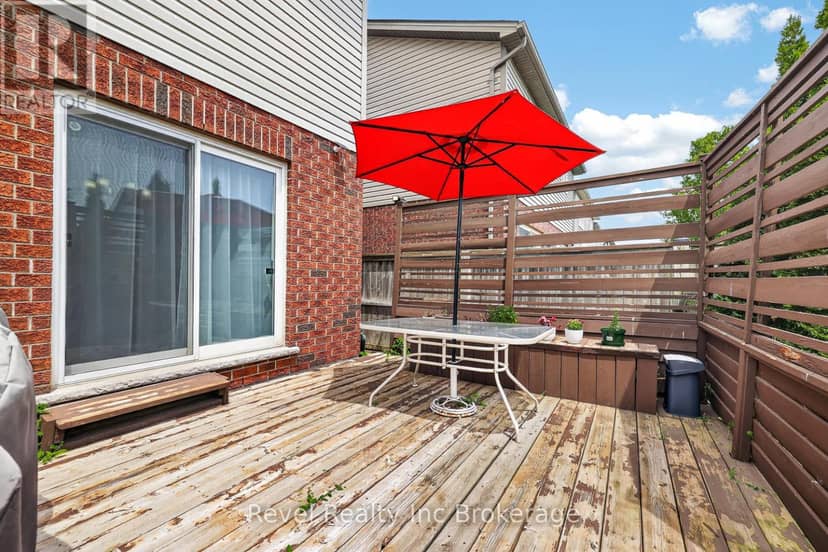 762 Frontenac Crescent — photo 33 of 40