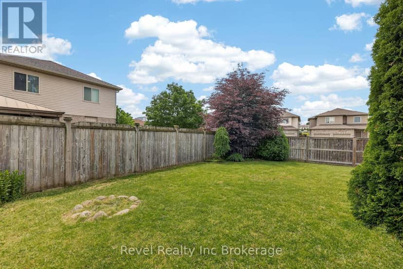 762 Frontenac Crescent — photo 36 of 40