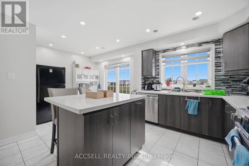 80 Bannister Crescent — photo 18 of 40