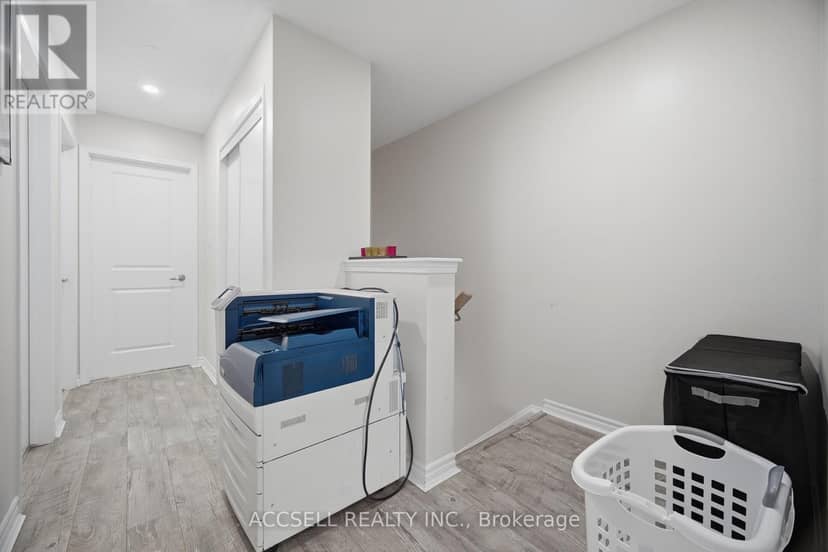 80 Bannister Crescent — photo 24 of 40