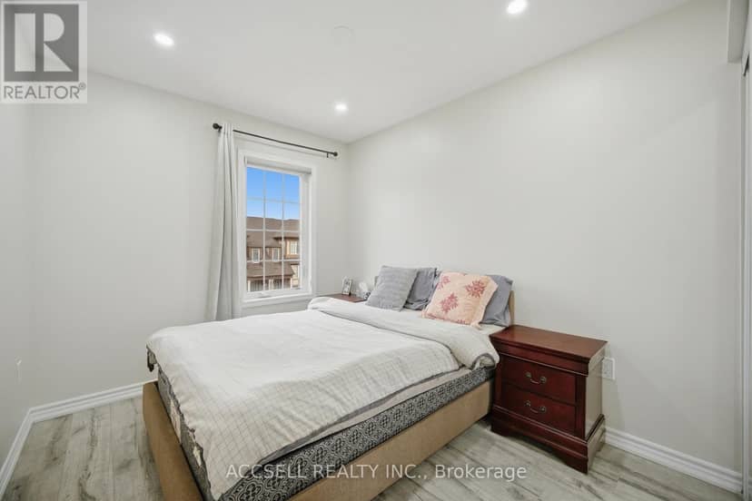 80 Bannister Crescent — photo 33 of 40