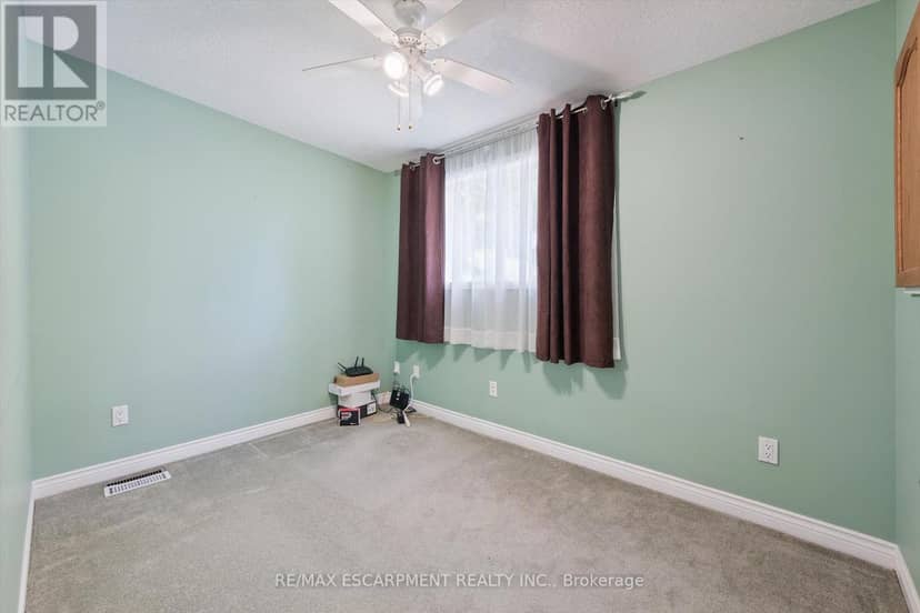 4 Spruce Avenue — photo 11 of 29