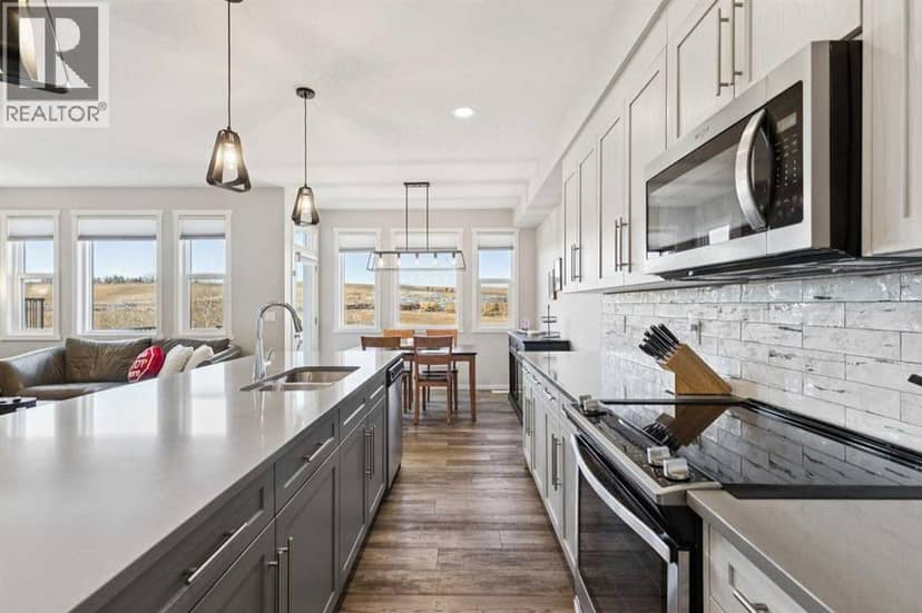 57 Crestridge Bay SW — photo 9 of 40
