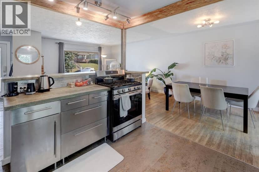 1615 23 Street NW — photo 9 of 40