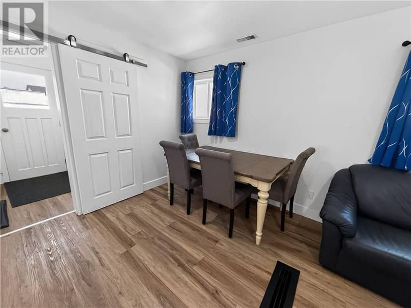 4 Eleanor Street — photo 28 of 40