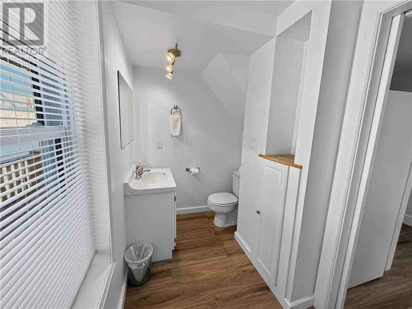 4 Eleanor Street — photo 38 of 40