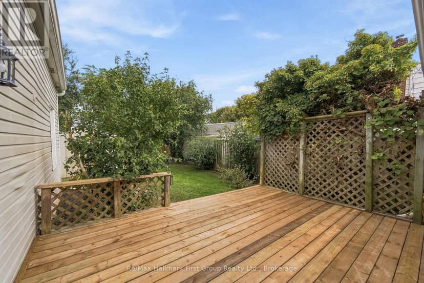 344 D'Arcy Street — photo 27 of 35