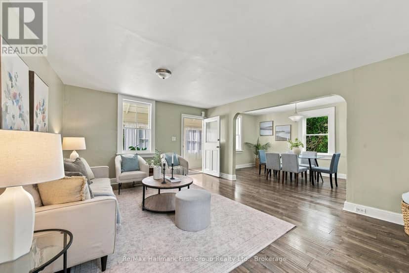 344 D'Arcy Street — photo 8 of 35