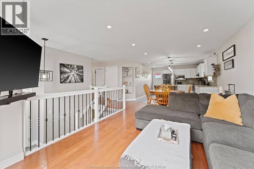 98 Hazel Crescent — photo 7 of 38