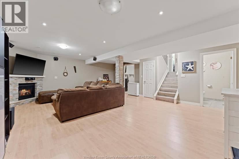 98 Hazel Crescent — photo 19 of 38