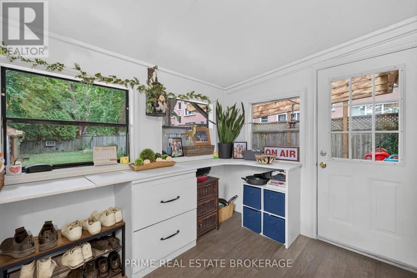 586 Cheapside Street — photo 12 of 34