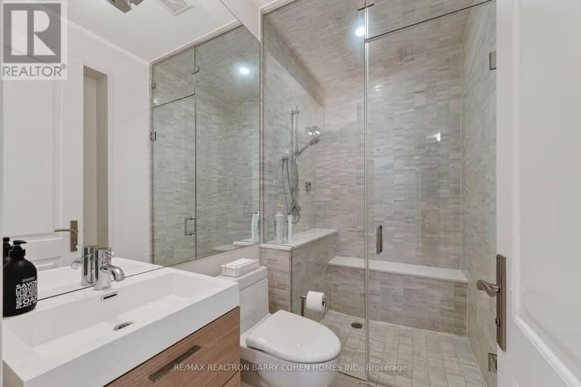 20B Woodlawn Avenue W — photo 14 of 31