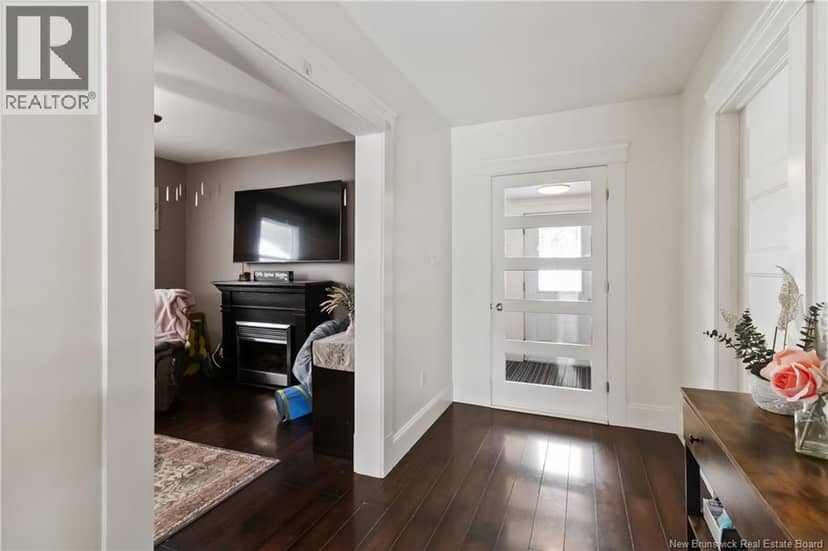 114 Pleasant Street — photo 13 of 40