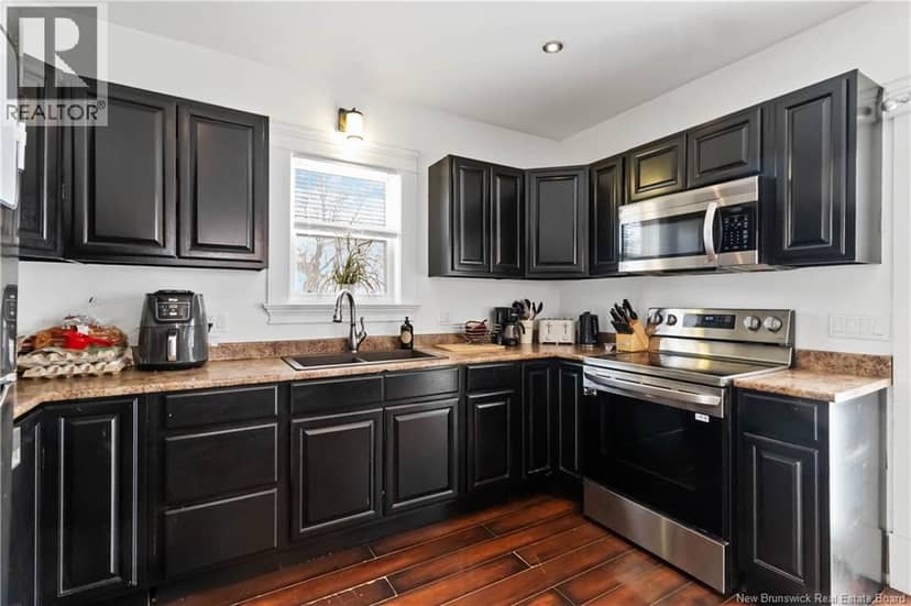 114 Pleasant Street — photo 14 of 40