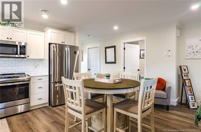 32 King Fisher Lane — photo 13 of 35