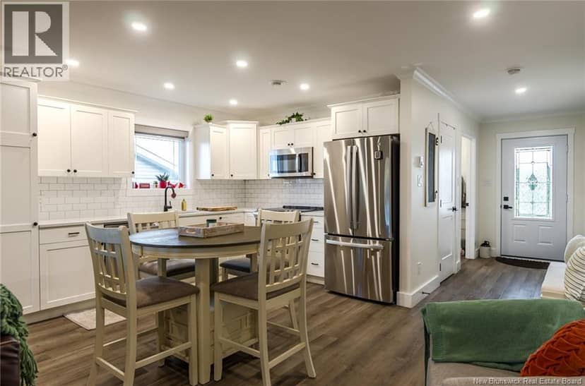 32 King Fisher Lane — photo 16 of 35