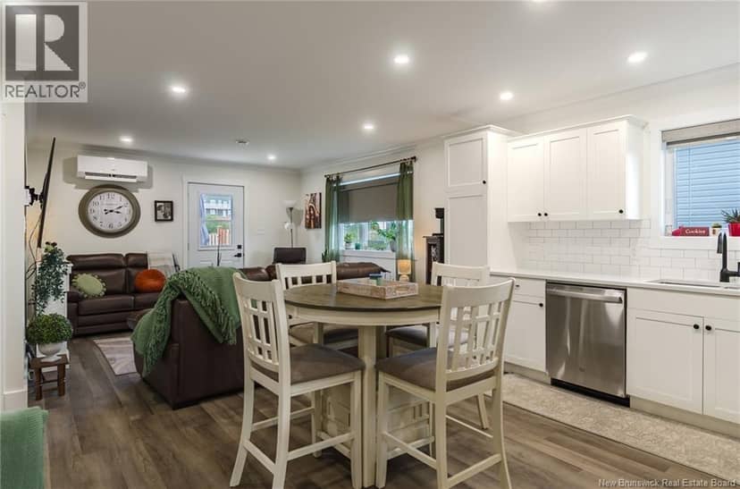 32 King Fisher Lane — photo 18 of 35