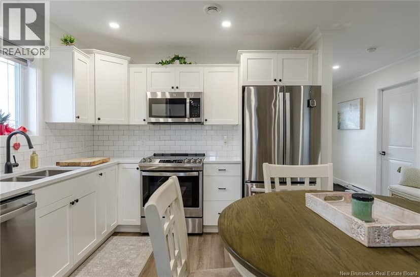 32 King Fisher Lane — photo 17 of 35