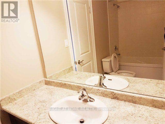 11 Richmond Park Drive — photo 16 of 21