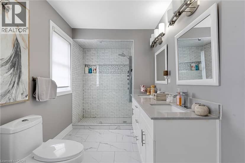 51 BAYNE Crescent — photo 24 of 40
