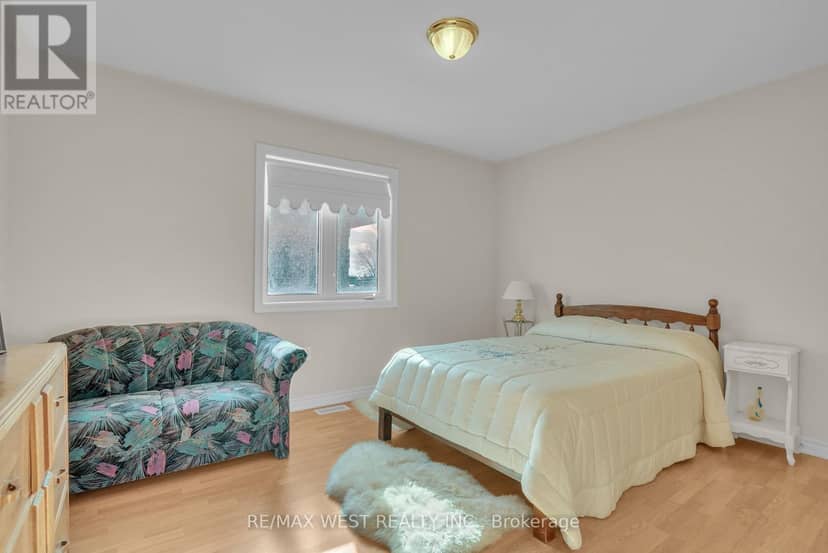 503 Simcoe Road — photo 12 of 13