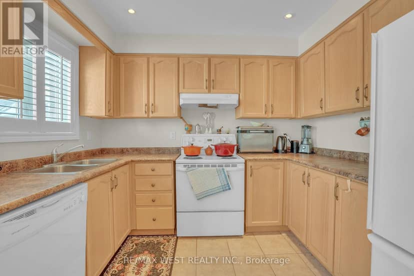 503 Simcoe Road — photo 5 of 13