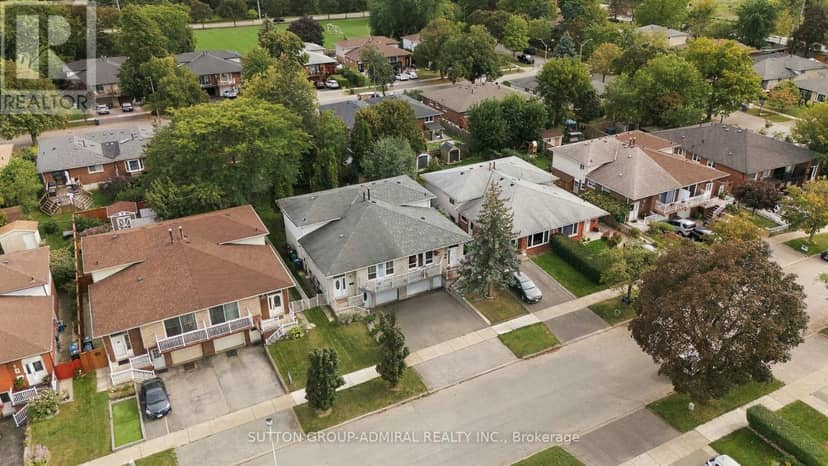 1871 Silverberry Crescent — photo 1 of 40
